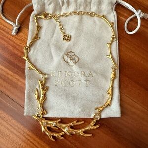 BNWOT - Kendra Scott Shea Statement Necklace in Vintage Gold